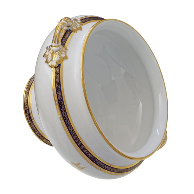 English Mid 20th Century Spode Large 10"h Cobalt Blue Covered Soup Tureen Large Armorial For Sale - Image 3 of 10