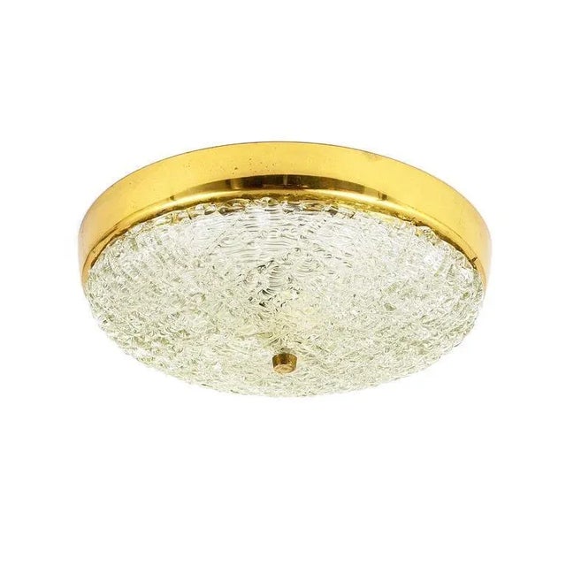 Kalmar Mid-Century Round Brass and Textured Glass Flush Mount attributed to J. T. Kalmar for Kalmar, Austria, 1950s For Sale - Image 4 of 9