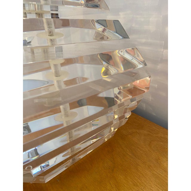 Mid-Century Modern 1970s George Bullio Stacked and Faceted Lucite Modernist Lamp For Sale - Image 3 of 4