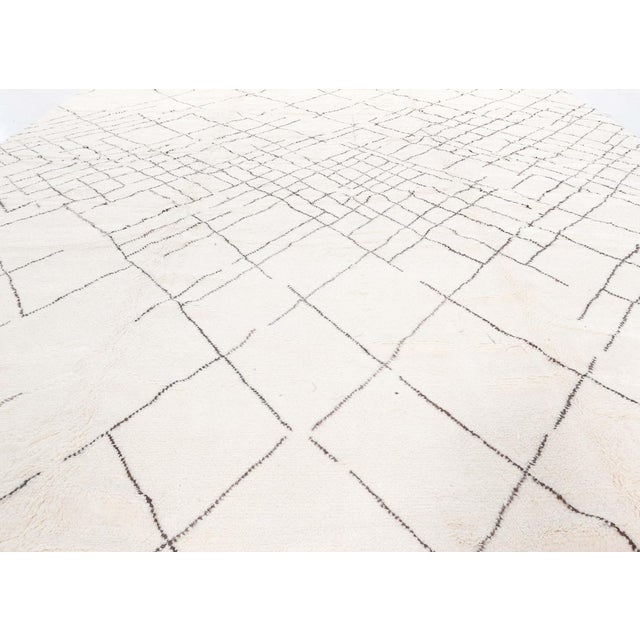 Modern Abstract Lattice Ivory Oversized Rug "Trace" by Doris Leslie Blau For Sale - Image 11 of 11