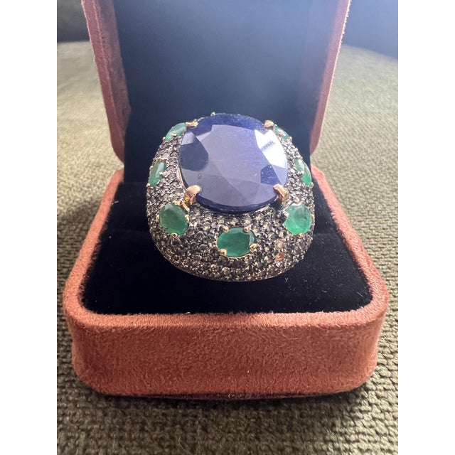 Bochic “Orient” Natural Sapphire & Emerald Ring Set In 18K Gold & Silver For Sale - Image 15 of 17