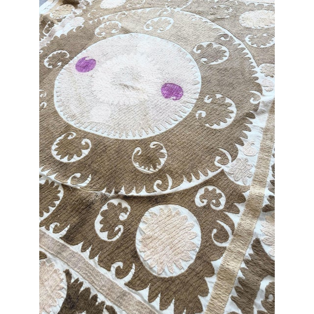 Tan Boho Embroidered Neutral Tan Suzani Wall Decor, 4'8'' X 5'4'' For Sale - Image 8 of 9