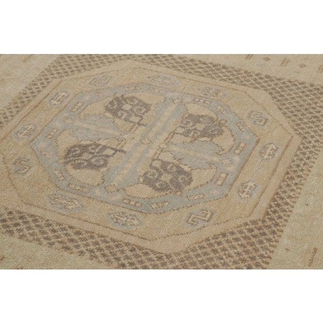 2010s Rug & Kilim’s Turkish-Inspired Rug in Beige and Gray With Concentric Medallions For Sale - Image 5 of 8