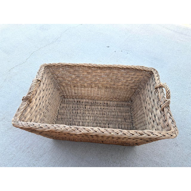 Vintage French Rustic European Rectangle Basket For Sale In Palm Springs - Image 6 of 6