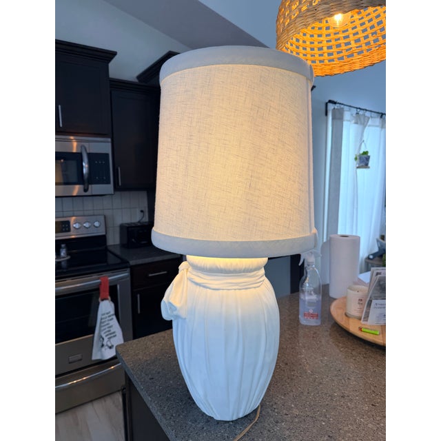 1970s John Dickinson Style Draped Bow Table Lamp in Plaster Finish For Sale In Minneapolis - Image 6 of 11
