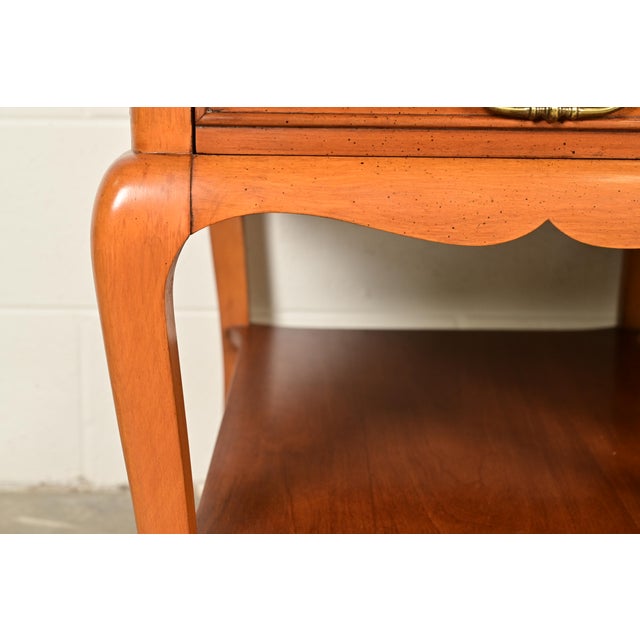 Hekman French Provincial Louis XV Carved Walnut Nightstands or Side Tables, Pair For Sale - Image 11 of 16
