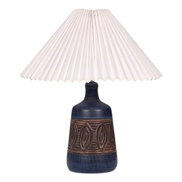 1970s Jette Hellerøe, Danish Modern, Carved Stoneware Table Lamp For Sale