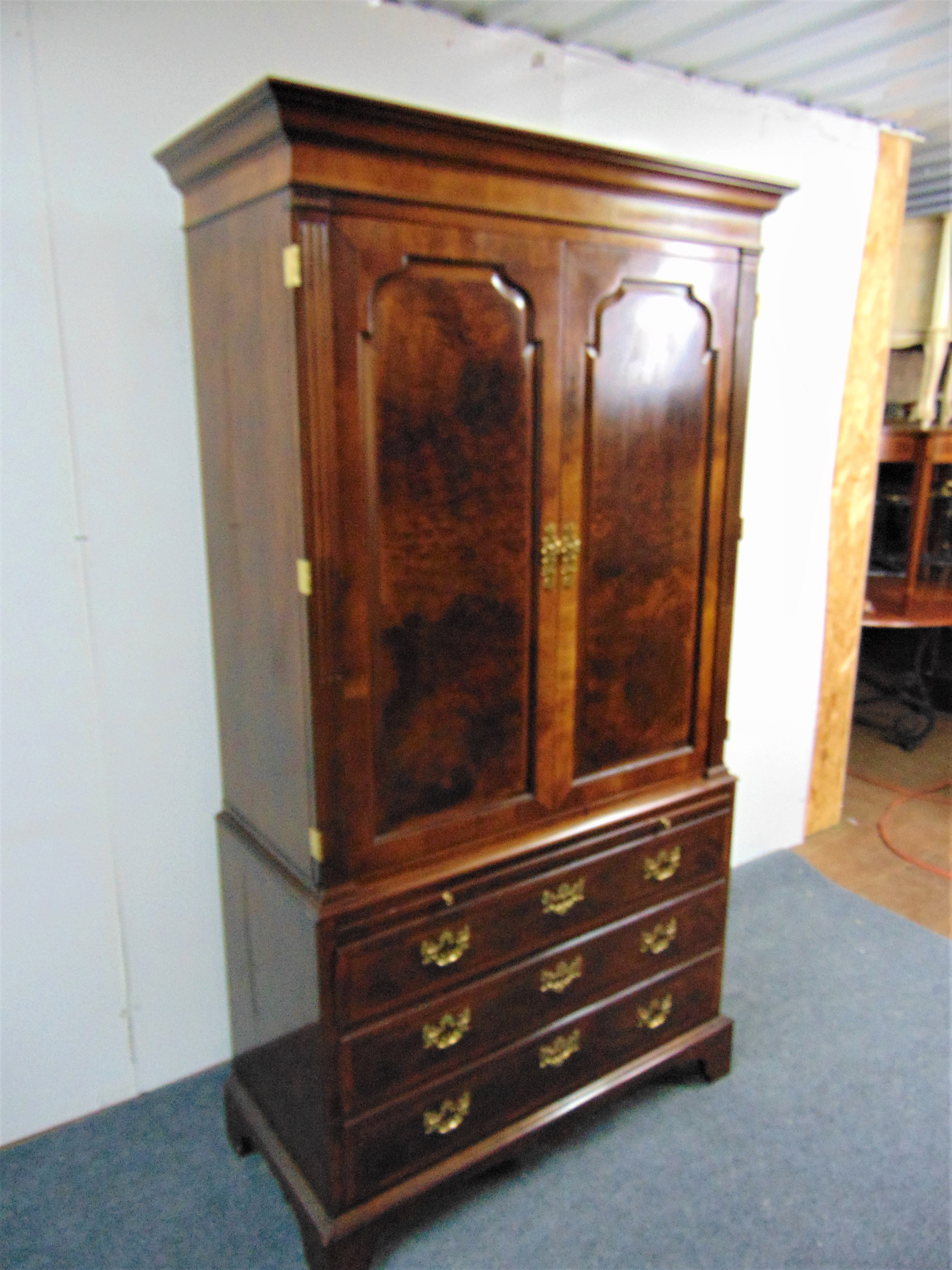 Henredon Armoire: An Exquisite Masterpiece of Timeless Beauty