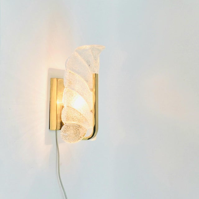Mid-Century Modern Scandinavian Leaf-Shaped Glass and Brass Wall Light by Carl Fagerlund for Orrefors, Sweden, 1960s For Sale - Image 3 of 10