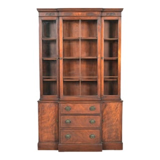 Kittinger Furniture Georgian Flame Mahogany Breakfront Bookcase Cabinet, Circa 1960s For Sale