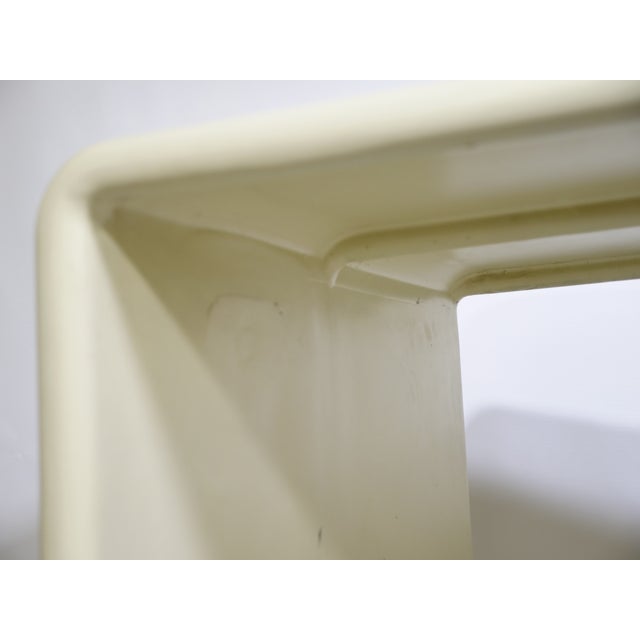 Mid-Century Modern Space Age Nesting Desk in Fiberglass, 1970s, Set of 2 For Sale - Image 3 of 13