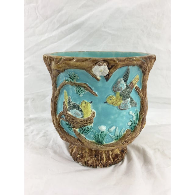 French Provincial French Majolica Cachepot With Birds and Nests For Sale - Image 3 of 9