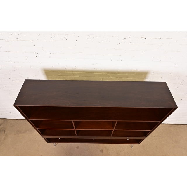 1960s Paul McCobb Mid-Century Modern Walnut Bookcase on Hairpin Legs, Newly Refinished For Sale - Image 11 of 14