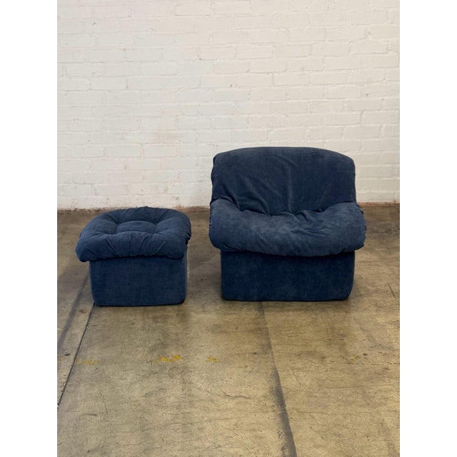 W32 D34 H29 SW31 SD19 SH16 OTTOMAN W23 D23 H16 Fully restored scoop lounge chair and ottman in great condition. Item has...