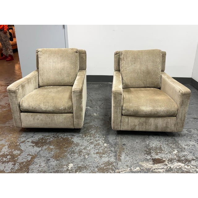 Design Plus Gallery presents a Pair of the Inside C245 Swivel Chairs from Natuzzi Editions. Each chair is upholstered in a...