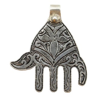 Vintage Berber Hand of Fatima/ Hamsa Sterling Silver Pendant With Abstract Foliate Motif For Sale