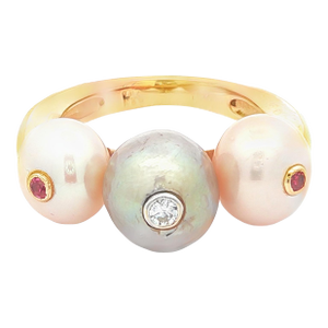 Late 20th Century 14k Yellow Gold Grey and White Freshwater Pearl Ring With Rubies and a Diamond, Size 5.75