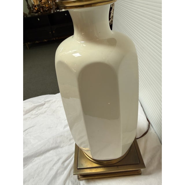 Late 20th Century Stiffel Mid Century Lenox Porcelain Table Lamp For Sale - Image 9 of 12