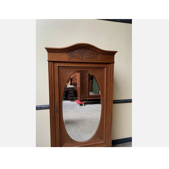 Age: circa 1910 Wood type: solid oak Condition: very good, meticulously maintained, fully restored original condition...