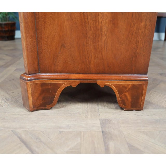 Ej Victor Vintage Chest of Drawers For Sale - Image 11 of 16