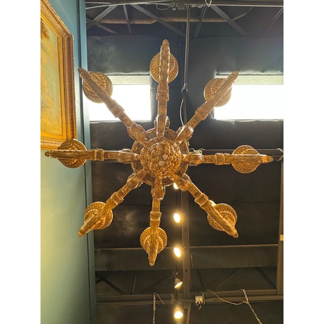 Early 20th Century Antique French Carved and Parcel Gilt 8 Arm Chandelier For Sale - Image 5 of 7