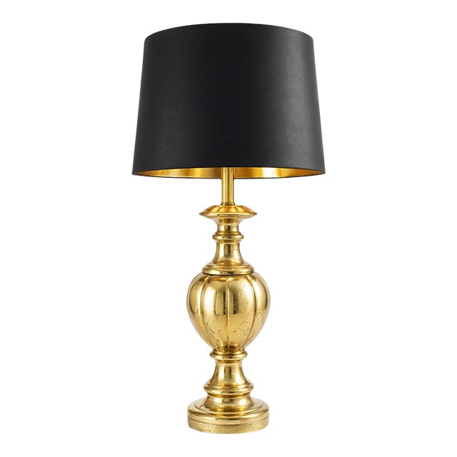 Vintage Hollywood Regency Brass Urn Table Lamp With Black Drum Shade & Gold Interior – 34” For Sale