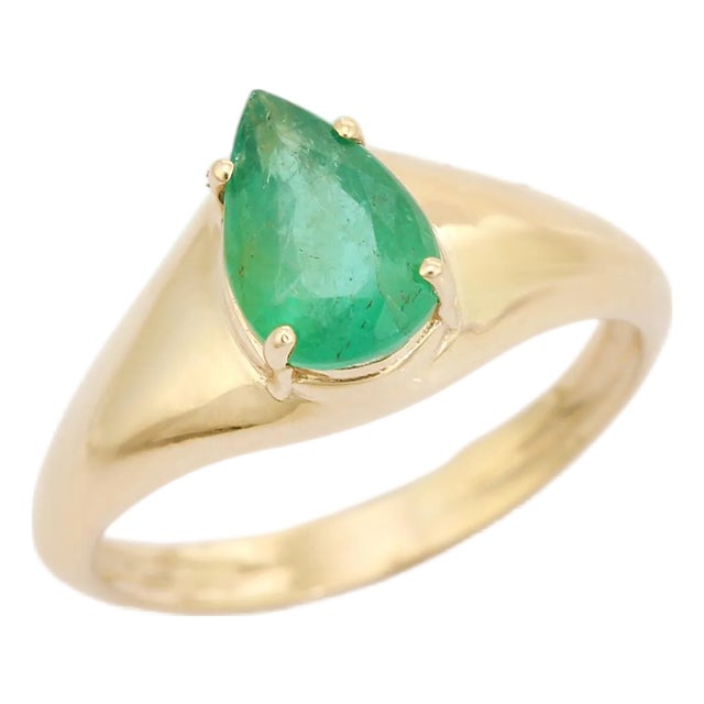 Contemporary Style Pear Cut Emerald Solitaire Ring in 14k Solid Gold Size 5.5 For Sale