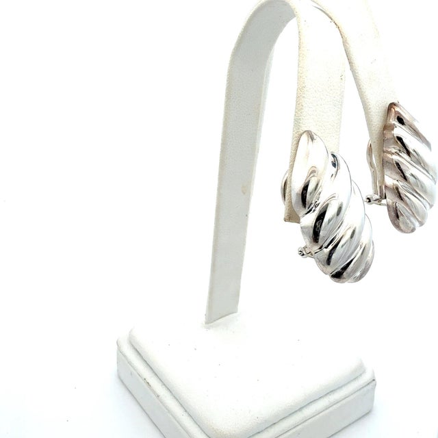 Traditional 1990s Pair of Tiffany & Co Omega Back Earrings Sterling Silver Estate For Sale - Image 3 of 8