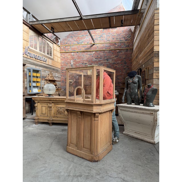 Early 20th Century Reception Desk For Sale - Image 5 of 17