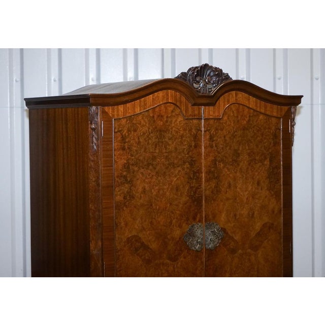 Antiques of London This elegant 1920s English wardrobe combines the clean sophistication of the Art Deco period with the...