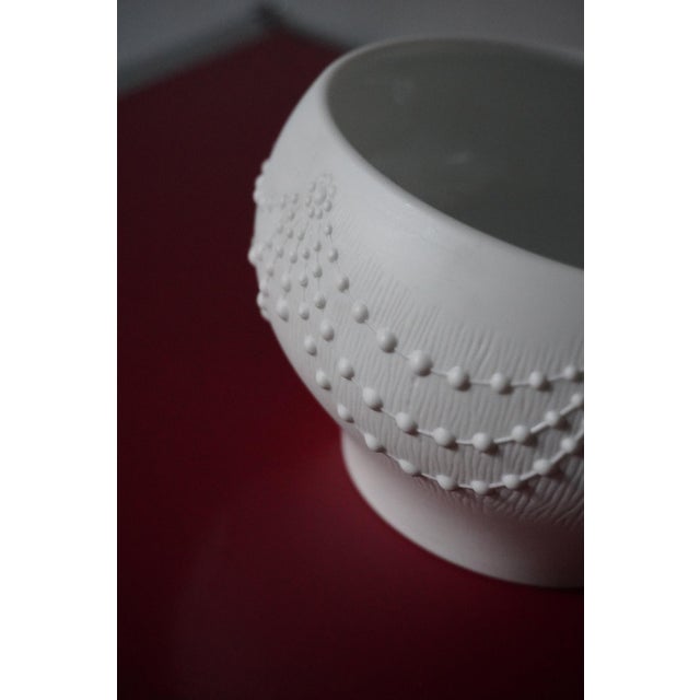 Vintage German Vases in Biscuit Porcelain from AK Kaiser, 1960s, Set of 3 For Sale - Image 6 of 9