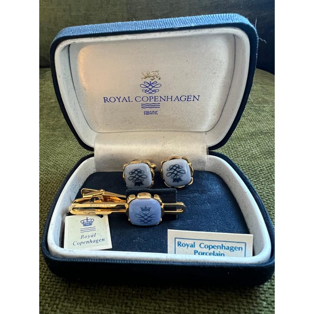 Royal Copenhagen Vintage Royal Danish Copenhagen Gold Plate & Porcelain Cufflinks Circa 1980 For Sale - Image 4 of 12