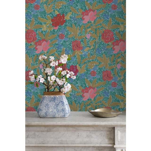Non-woven fiber-based material with a smooth satin finish. We use the latest digital technology providing the highest...