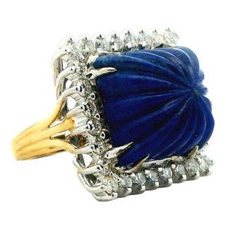 1970s Mid-Century 18k Two-Tone Carved Lapis Lazuli and Diamond Halo Cocktail Ring, Size 7 For Sale