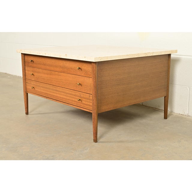 A sleek and stylish Mid-Century Modern coffee table, cocktail table, or occasional side table By Paul McCobb for H. Sacks...