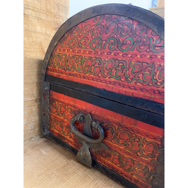 English Large 19th Century Anglo Indian Malabar Treasure Chest With Brass Fittings For Sale - Image 3 of 11