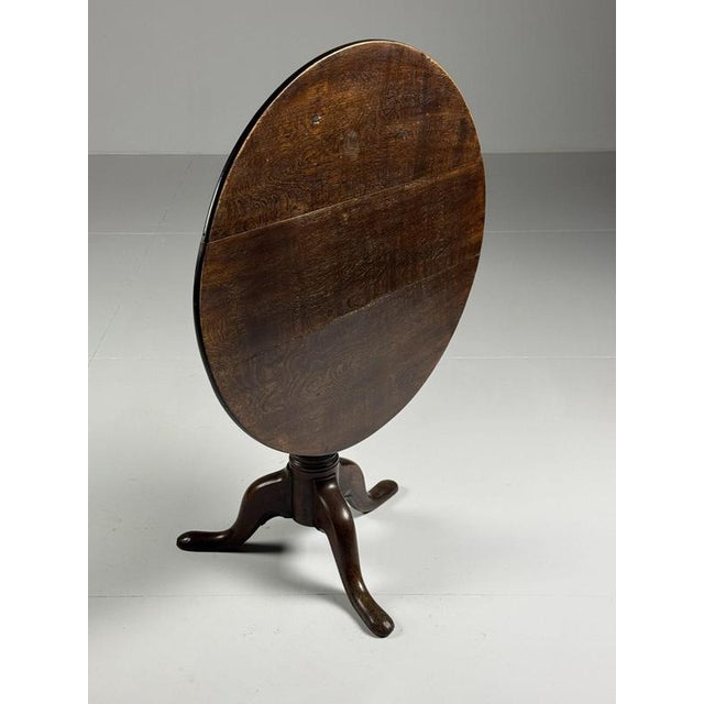 English Tilt Top Table in Oa For Sale - Image 13 of 18