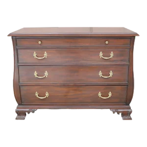 Henkel Harris Bombe Chest