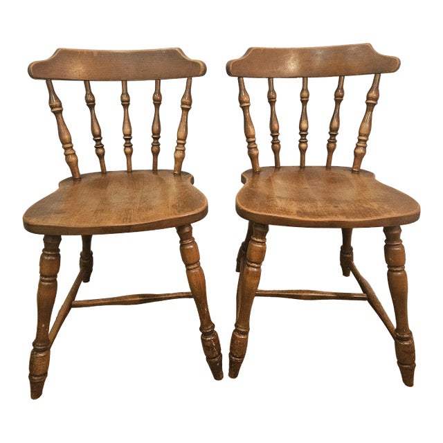 1960s Pair of Hale of Vermont Spindle Back Windsor Chairs For Sale