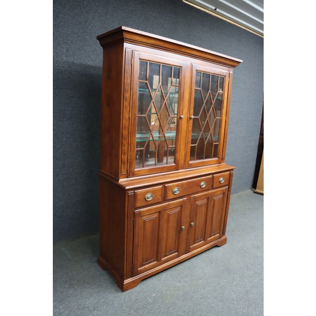 Nichols & Stone Cherry Breakfront Server / Display Cabinet For Sale - Image 10 of 17