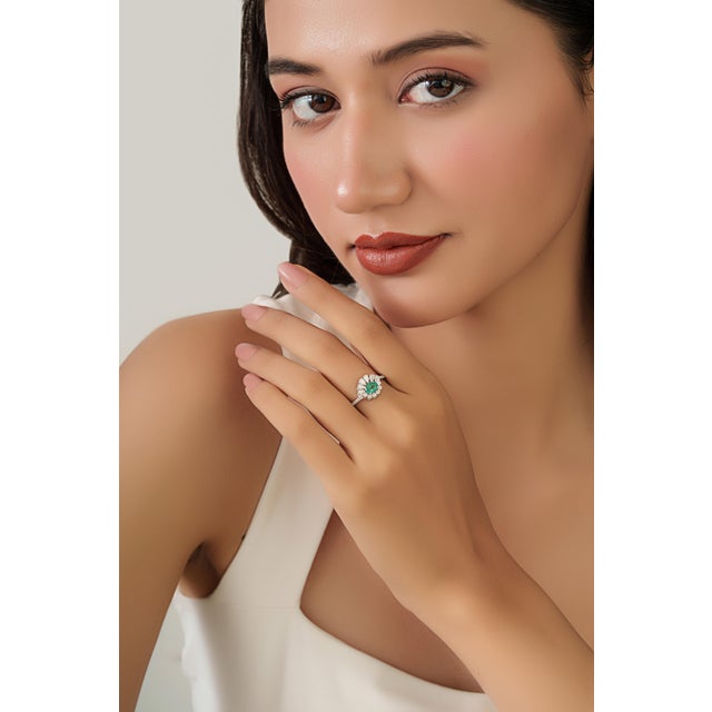 Vintage-Inspired Natural Emerald Diamond Sunburst Halo Ring in 18k Gold Size 4 For Sale - Image 9 of 16