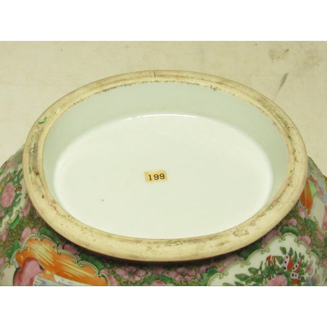 1900s Chinese Style Export Rose Medallion Porcelain Tureen For Sale - Image 16 of 17
