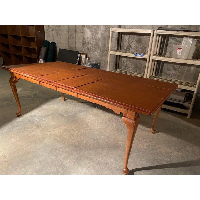 Queen Anne Late 20th Century Vintage Queen Anne Style Extension Dining Table For Sale - Image 3 of 12