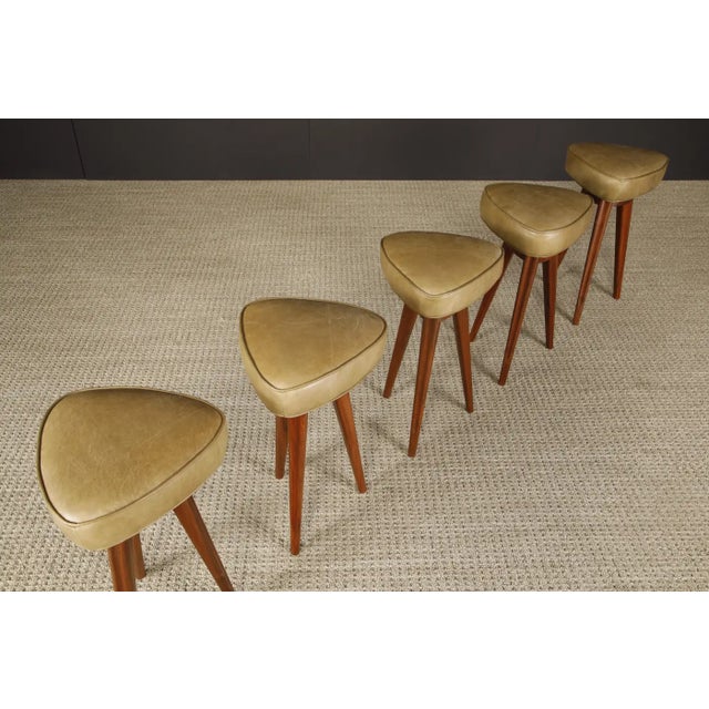 Sculptural Boomerang Bar and Sculpted Leg Barstools, Circa 1950s For Sale - Image 9 of 18