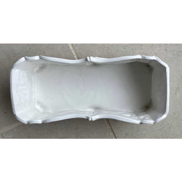 Mottahedeh Circa 1980 Neoclassical Mottahedah-Style Terraglia Bianca (Creamware) “Flower Box" Cachepot or Jardinière, Italy For Sale - Image 4 of 18