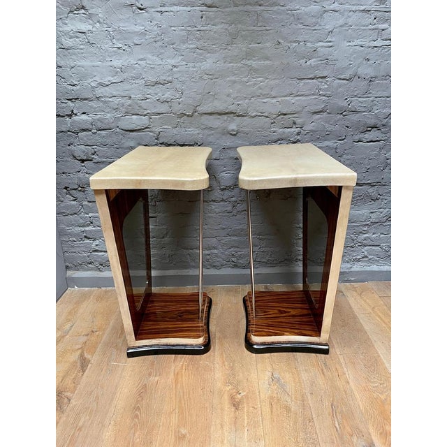 Italian Mirrored and Lacquered Goatskin Console Tables, 1950, Set of 2 For Sale - Image 12 of 17