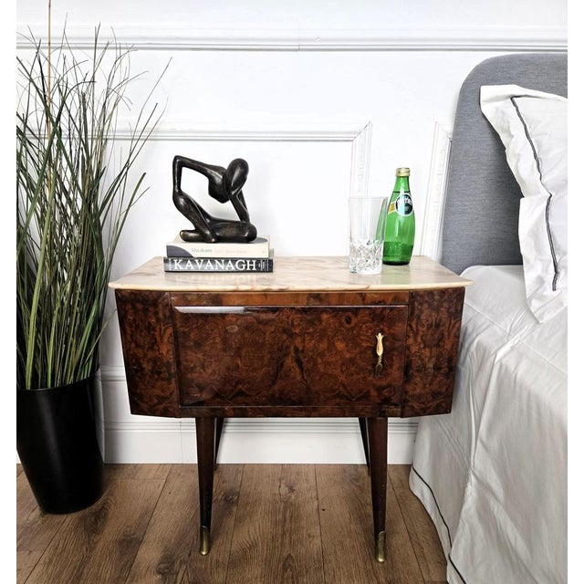 Incredibly elegant, important and refined Italian pair of night stands bed side tables with greatly shaped structure and...