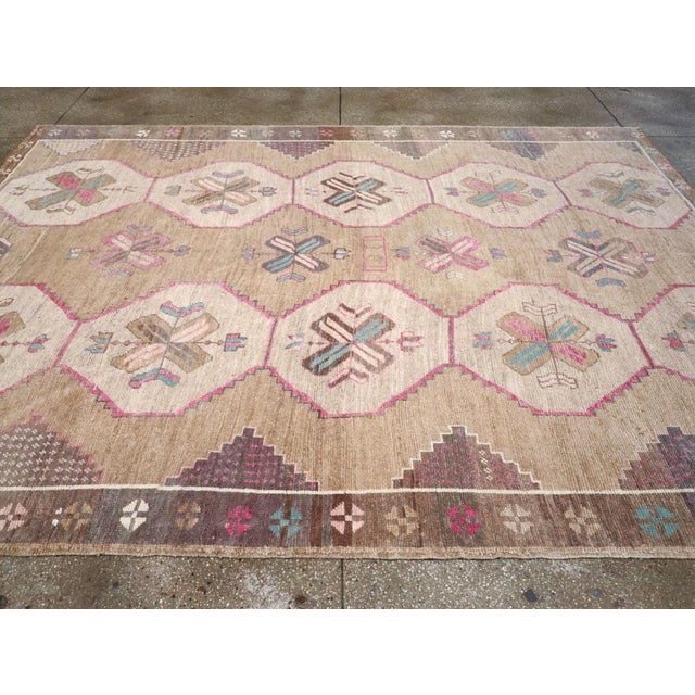 Galerie Shabab Collection Mid-20th Century Turkish Anatolian Carpet For Sale In New York - Image 6 of 10