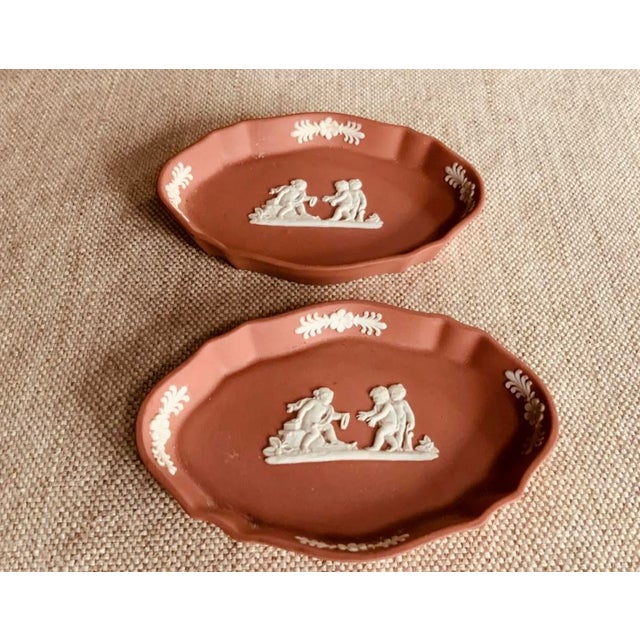 Blush Rare 1930s Wedgwood Jasperware Salt Cellars With Putti - Neoclassical Pair For Sale - Image 8 of 18