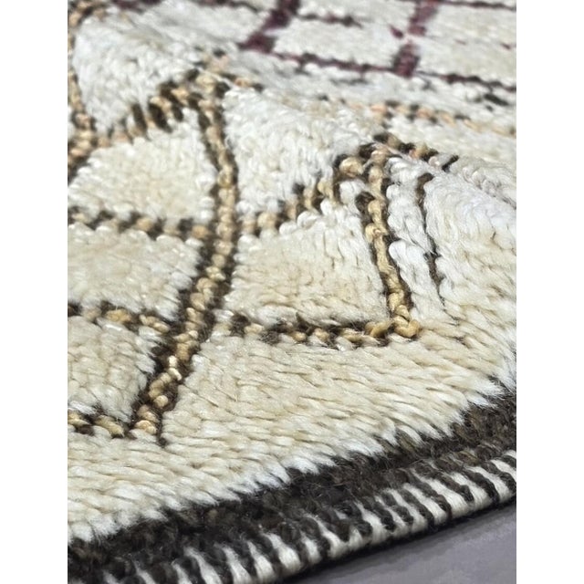 2020s Ivory Moroccan Beni Rug - 10.5 X 5.9 Ft For Sale - Image 5 of 7